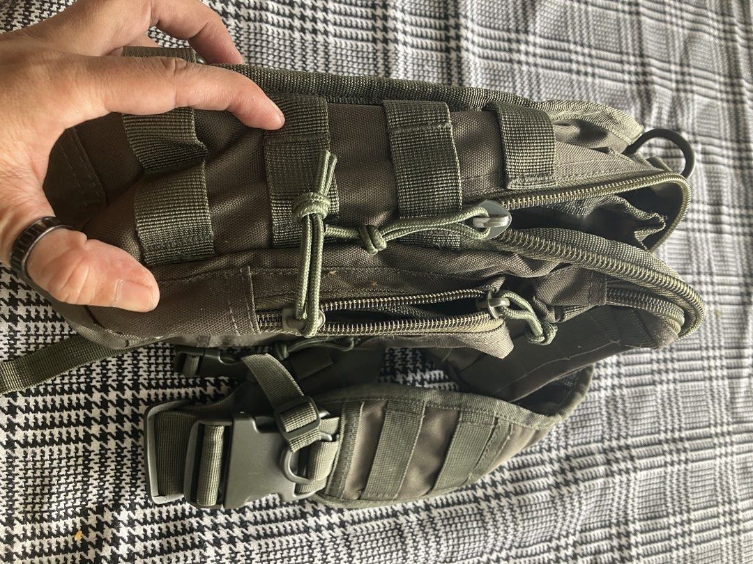 Tactical body bag (Category: Sling Bags) located in Angeles City. Submitted by jnwsurplus (Listing ID 1466583871, Image 3). Description: Freeship color vary due of light .