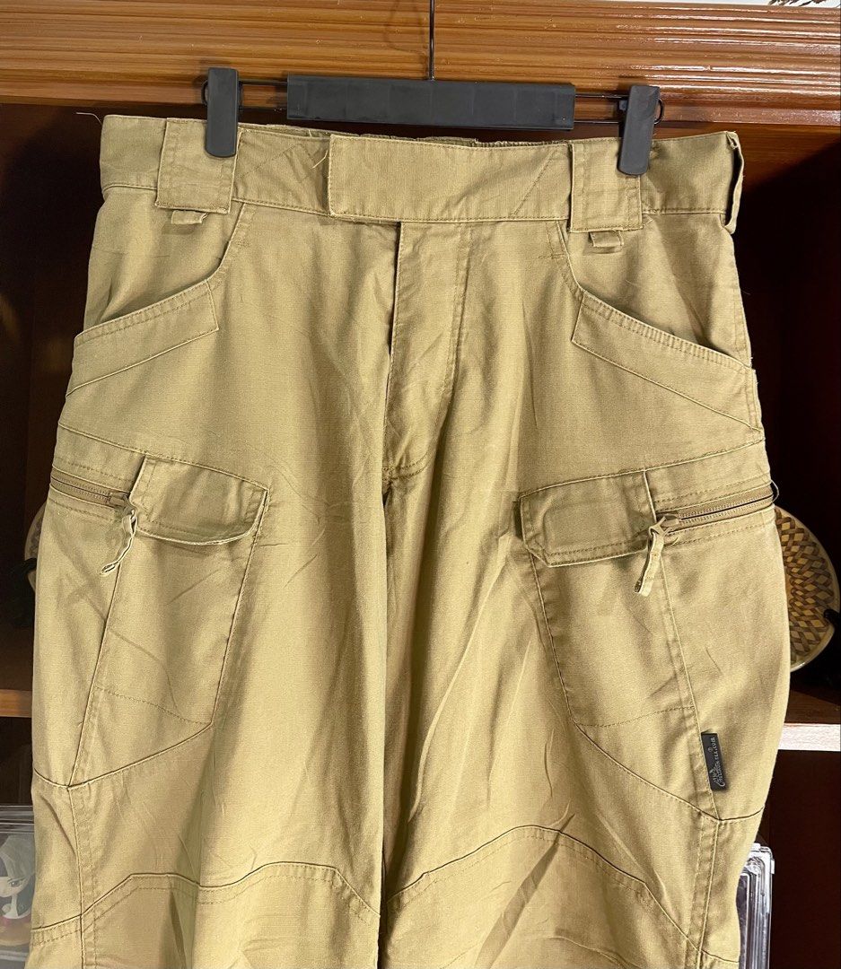 TACTICAL PANTS (Category: Trousers) located in Davao. Submitted by the_rare_hustla (Listing ID 1466583623, Image 3). Description: TACTICAL PANTS Issue None Need Wash Only Color rate 10/10 Width - 34 Length - 43 Size M on tag Dm If Interested!.