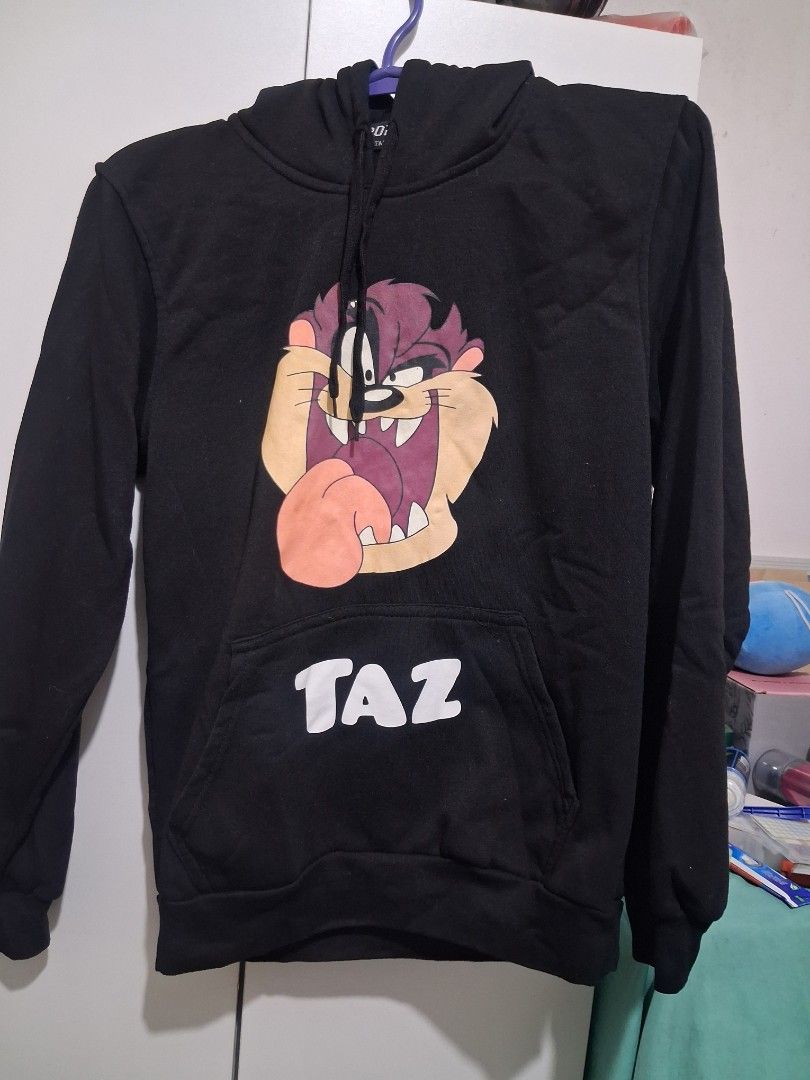 TAZ HOODIE (Category: Coats, Jackets and Outerwear) located in San Pedro. Submitted by youngtiger-0d9414 (Listing ID 1466700751, Image 1). Description: PRE-LOVED HOODIE.