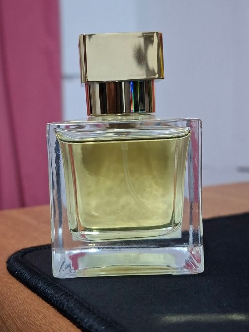 TBGCo Hypnotic Holiday (Category: Fragrance & Deodorants) located in Indang. Submitted by exklybr (Listing ID 1466680323, Image 2). Description: "𝐇𝐲𝐩𝐧𝐨𝐭𝐢𝐜" (𝐇𝐨𝐥𝐢𝐝𝐚𝐲 𝐄𝐝𝐢𝐭𝐢𝐨𝐧) 𝑓𝑜𝑟 𝑚𝑒𝑛 Make a bold statement and turn heads with this captivating fragrance crafted for the festive season. 🌟 🎁 Only 50 exclusive pieces are up for grabs, and you have the first-class ticket to experience it in the TBGCo. VIP Lounge! Secure your