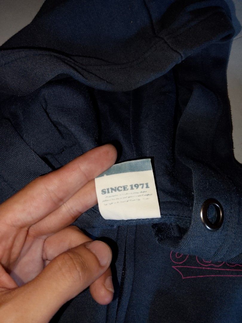 T&C SURF DESIGN HAWAII (Category: Coats, Jackets and Outerwear) located in Cavite. Submitted by biibz4thrift (Listing ID 1466658753, Image 3). Description: Excellent Condition 💯 Medium 📏 No issue 💯.