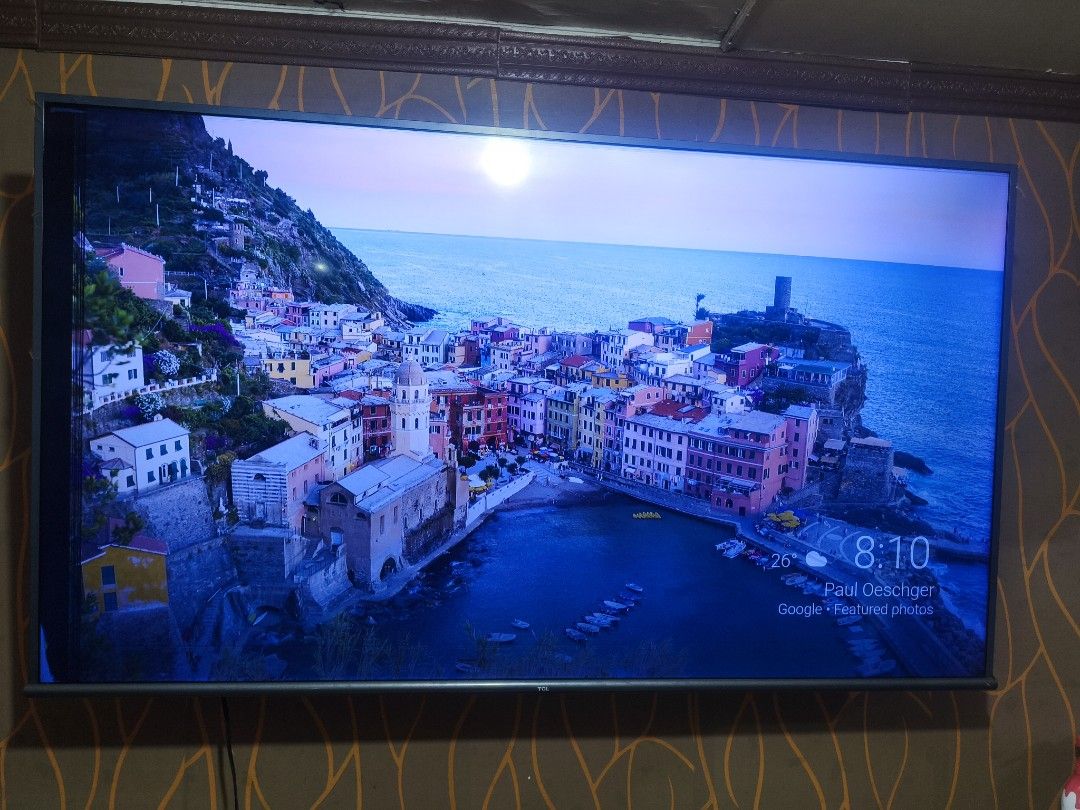 TCL smart tv 65 inches with issue (Category: TV) located in Caloocan City. Submitted by yujiro21 (Listing ID 1466719470, Image 1). Description: tv smart TCL 65 inches issue may line at Minsan nag double frame Minsan Wala 6k only with stand with box pick up or lalamove dispose hnd na ginagamit masyado.