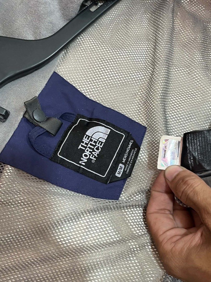 The North Face (Category: Coats, Jackets and Outerwear) located in Manila. Submitted by cjcuevas_05 (Listing ID 1466646876, Image 3). Description: 📌Tanza Cavite Dimesion: 24x27 GCASH ONLY, can ship thru JnT/orange check out.