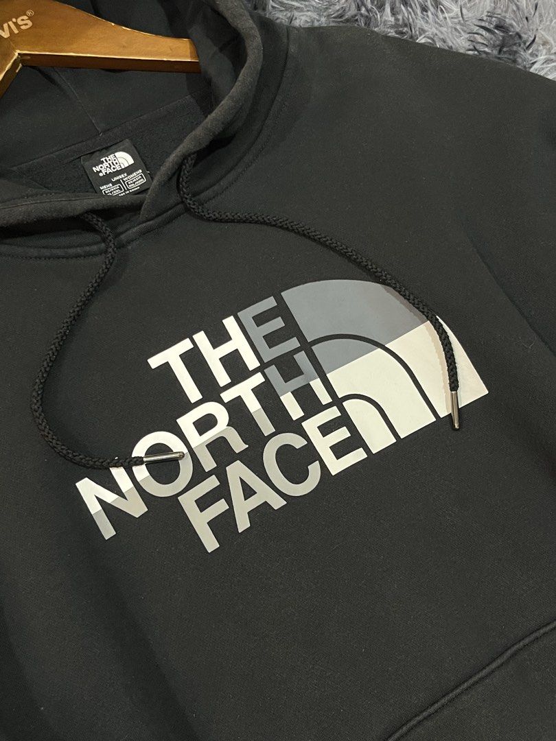 The north face (Category: Coats, Jackets and Outerwear) located in Manila. Submitted by cjcuevas_05 (Listing ID 1466690609, Image 2). Description: 📍Tanza Cavite Dimension: 24.5x27 GCASH ONLY, can ship thru JnT/orange check out .