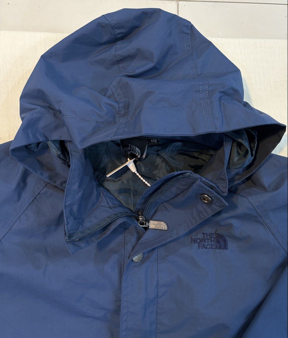 The North Face (Category: Coats, Jackets and Outerwear) located in Cavite. Submitted by staythrifted.23 (Listing ID 1466723350, Image 2). Description: Medium on 🏷️ Dimes : Length 25.5 Width 21 Like new Color rate 9.8/10 Issue : ❌ Loc. Cavite We ship nationwide Payment first .