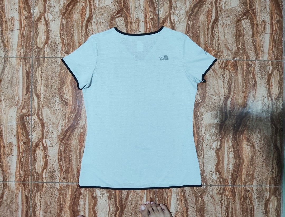 The North Face Mountain Athlethics Flashdry Shirt (Category: Activewear) located in General Santos City (Dadiangas). Submitted by alfredanth42291 (Listing ID 1466610240, Image 2). Description: THE NORTH FACE MOUNTAIN ATHLETICS grey/black womens M (W-18.5 L-25) -100% polyester ✓✓excellent condition 275 #outdoor #hiking #trekking #mountaineering.