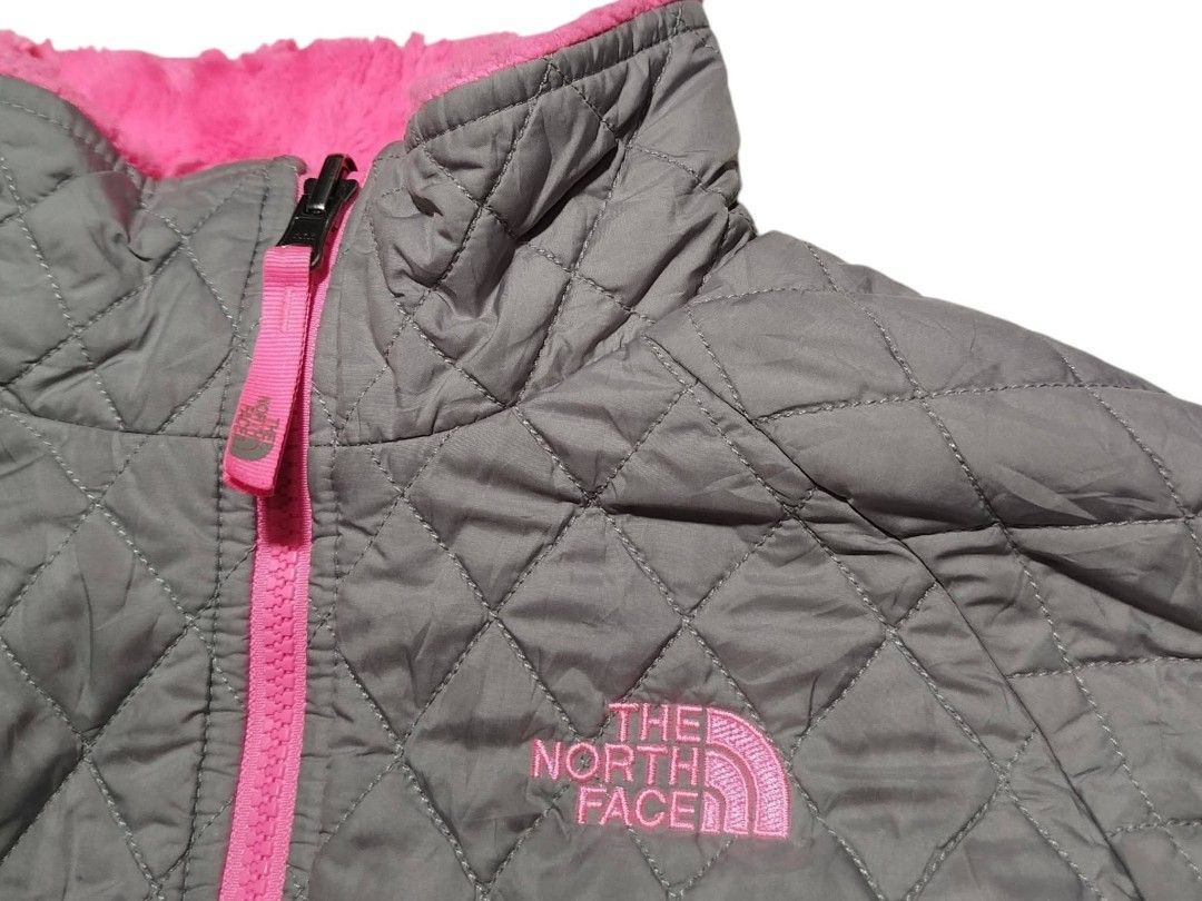 The North Face Reversible Jacket Size Xs to Small (Category: Coats, Jackets and Outerwear) located in Manila. Submitted by marlonmuncada_picker05 (Listing ID 1466683086, Image 2). Description: 📍THE NORTH FACE REVERSIBLE QUILTED / FLEECE JACKET FOR WOMENS BEST FIT XS TO SMALL WOMENS ✅800 + SF ✅PIT TO PIT 17.5 " ✅LENGTH 23 " ✅CUT WASH TAGS ✅PIC MAY VARY DUE TO CAMERA LIGHTS ✅9 /10 COLOR RATE ✅9 /10 CONDITION ❌NO COD / COP VIA LBC ❌ ✅MOD : J&T / LA