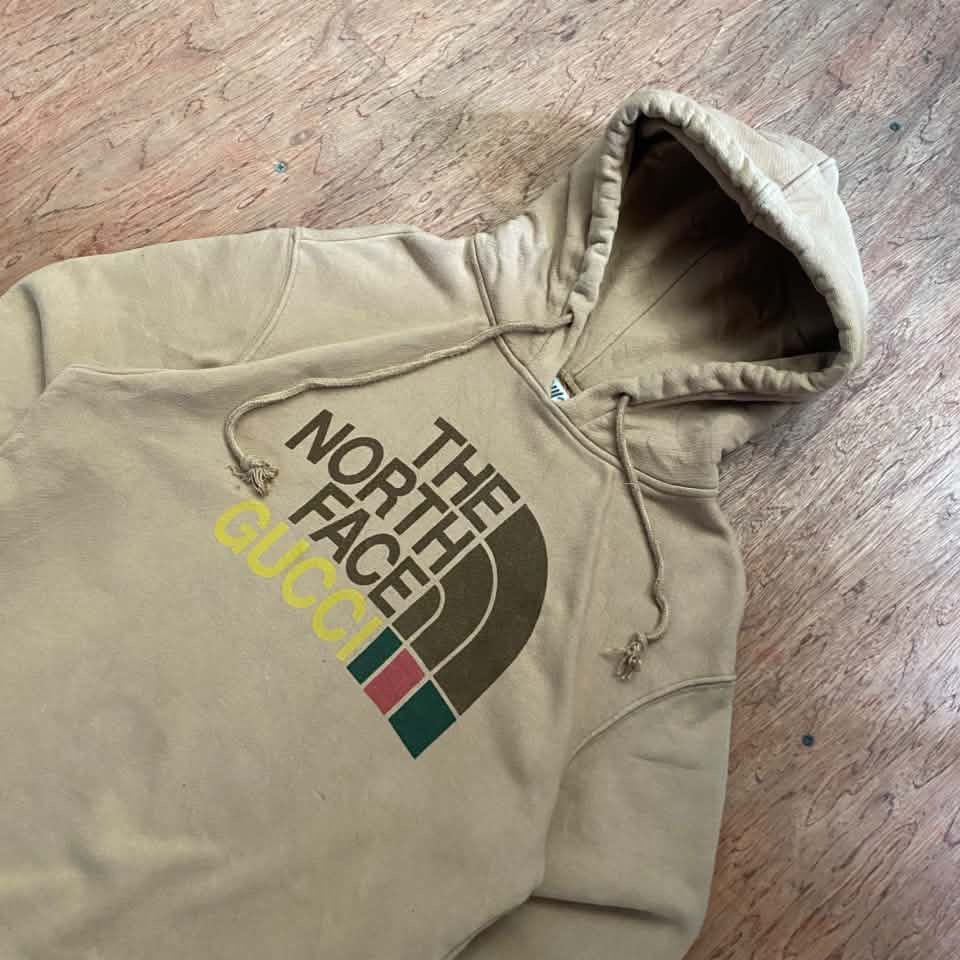 THE NORTH FACE X GUCCI (Category: Coats, Jackets and Outerwear) located in Cavite. Submitted by block4597 (Listing ID 1466632804, Image 2). Description: ❇️THE NORTH FACE 📍SIZE - LARGE 24/28 📍ISSUE NONE 📍COLOR RATE -9.5/10 📍CONDITION -EXCELLENT 📍 DECLARE OFF OR LEGIT.