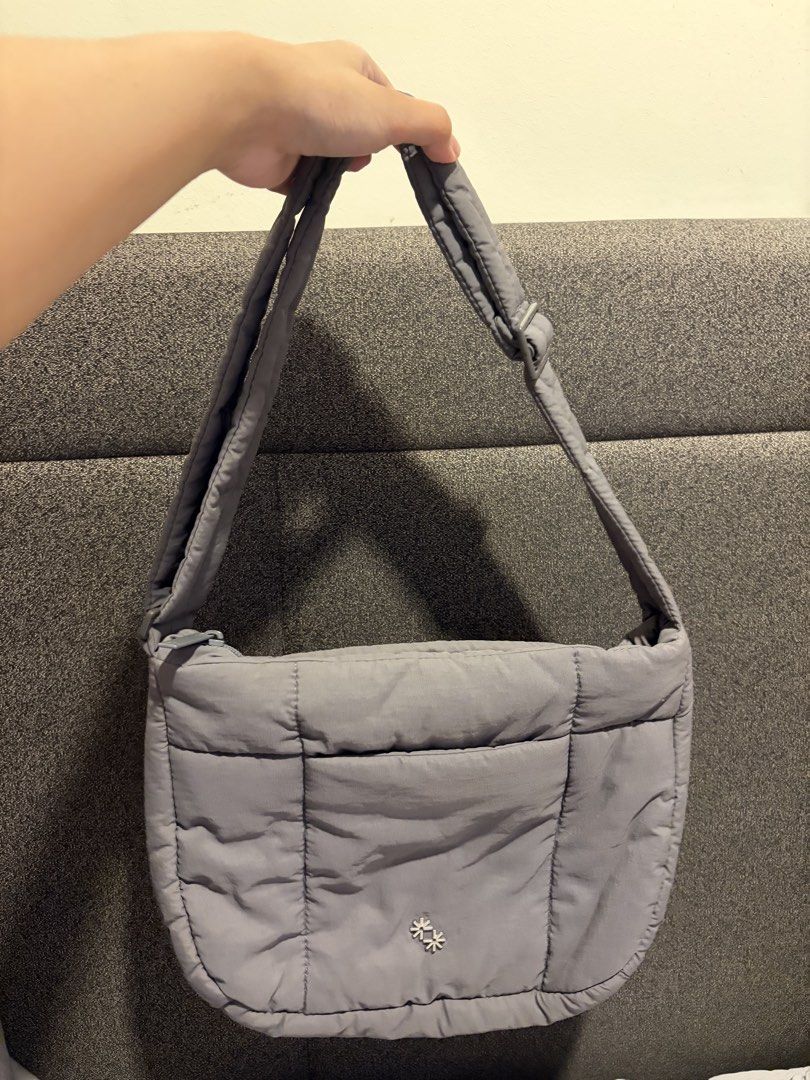 The Paper Bunny Puffer Swing (Category: Cross-body Bags) located in Las Pinas. Submitted by zcloset.ph (Listing ID 1466703921, Image 1). Description: Used a few times No issue/stain RFS: Decluttering.