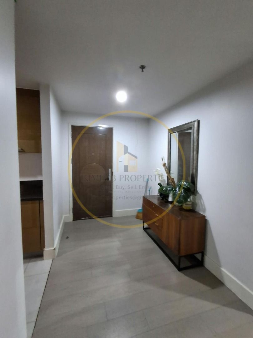 THE PROSCENIUM SAKURA 3BEDROOM FOR LEASE (Category: Apartments & Condos) located in Makati City. Submitted by kimdlb_properties (Listing ID 1172264709, Image 2). Description: ✨ LUXURY LIVING AT THE PROSCENIUM SAKURA ✨ Experience the pinnacle of exclusivity and privacy in Rockwell Center with this spacious 3-bedroom unit, soaring high on the 33rd floor! Designed with a generous layout and only a few units per floor, Sakura offers unmatched comfort