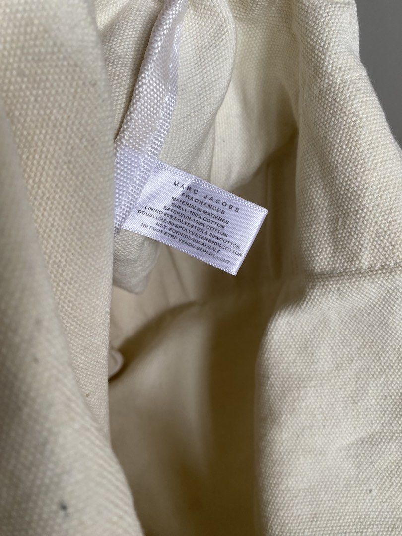 Thick tote bag (Category: Tote Bags) located in Ilagan. Submitted by dontmakemebooyou (Listing ID 1466719436, Image 3). Description: Already washed Ready to use Kasya laptop .