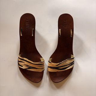 (Category: ) located in . Submitted by kaelian_couture (Listing ID 1466728737, Image 1). Description: .
