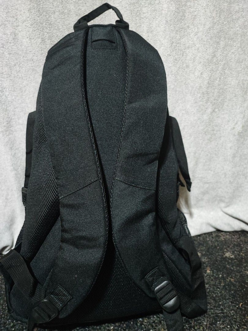 Timberland Multipocket Backpack Black (Category: Backpacks) located in Baguio. Submitted by ozara.06 (Listing ID 1466729350, Image 3). Description: Timberland multipocket backpack Large size With shoe compartment Has washable/wipeable dirts 1500.