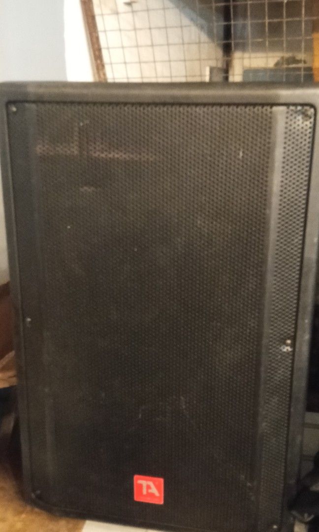 titanum 15" 1000 watts (Category: Soundbars, Speakers & Amplifiers) located in Pasig City. Submitted by akocjep (Listing ID 1466716119, Image 1). Description: for sale minsan lng nagamit natambak na.