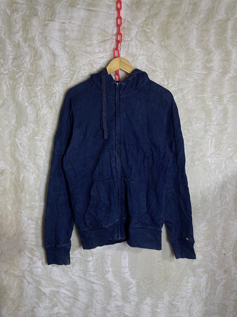 Tommy hilfiger (Category: Coats, Jackets and Outerwear) located in Molave. Submitted by ikong_thrift07 (Listing ID 1466573447, Image 1). Description: Medium to Large.
