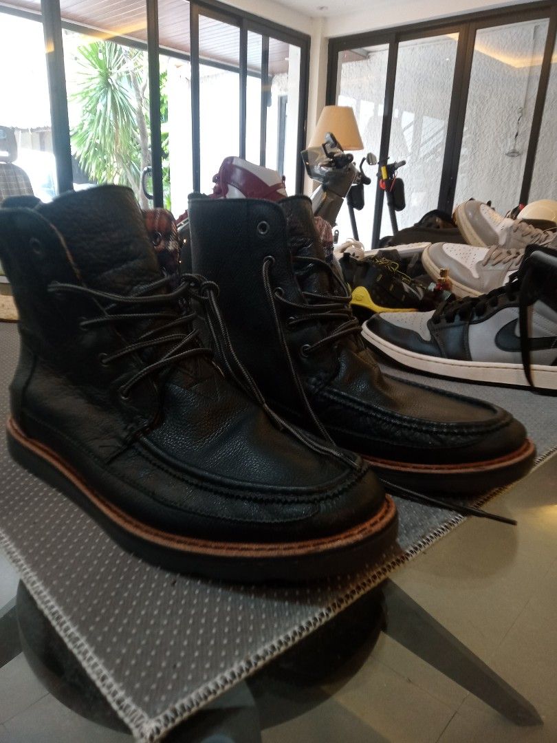Toms Men's Searcher Boots (Category: Casual Shoes) located in Makati City. Submitted by pardsroman (Listing ID 1466584682, Image 2). Description: MOP via BPI or gcash payment first before delivery no return no exchange. shipping at buyers expense size 10.5 M sinukat lang di pa nagamit.