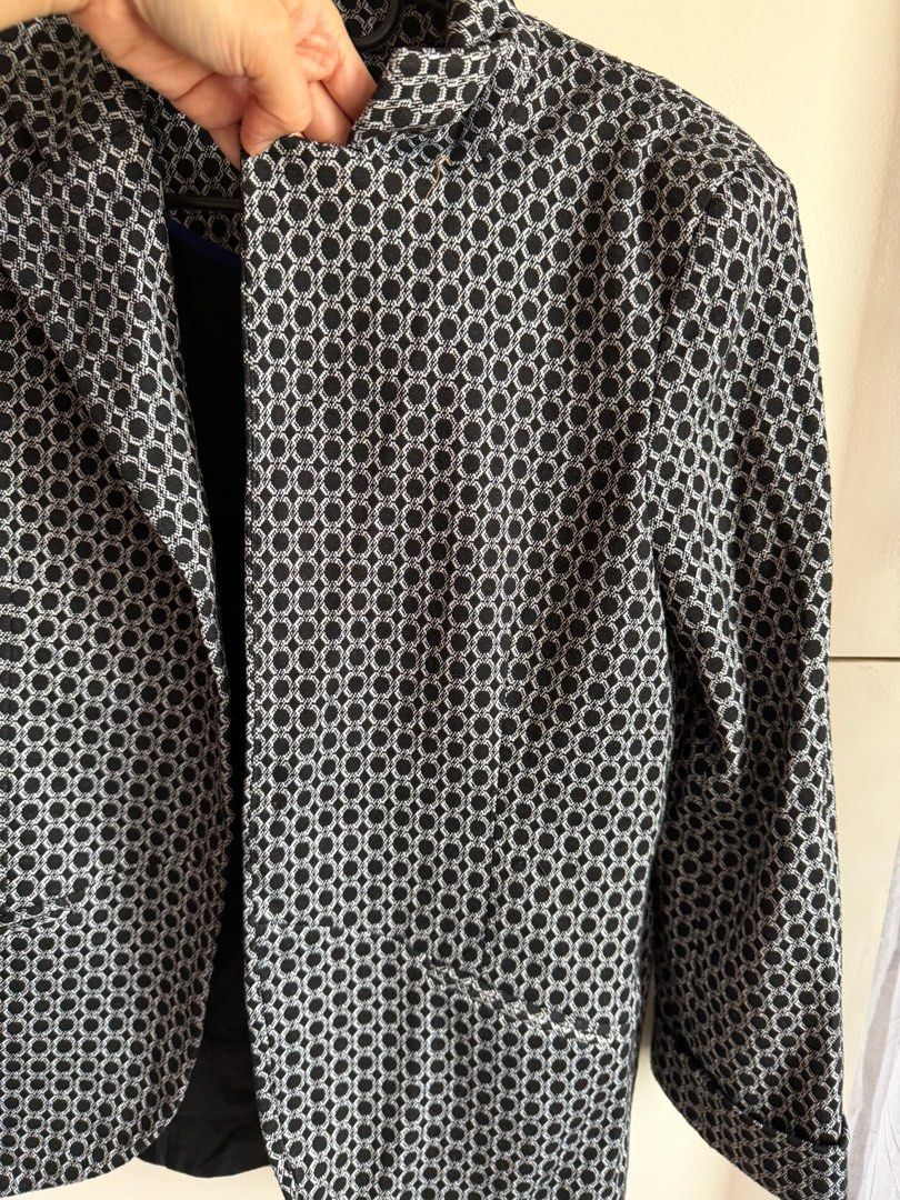 Topshop Black and White Patterned Blazer UK 6 (Category: Coats, Jackets and Outerwear) located in Quezon City. Submitted by bubspreloved (Listing ID 1466645331, Image 3). Description: - Brand: Topshop - Size: UK 6 / EUR 34 / US 2 - Pattern: Black and white geometric - Details: Fully lined with contrast blue trim, classic lapel collar, and structured shoulders - Condition: Great pre-loved condition - Style: Perfect for office wear, smart casual ou