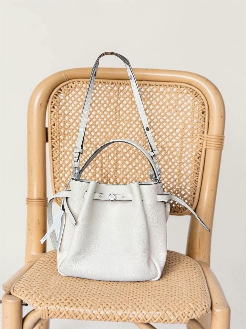 Tory Burch Romy Bucket (Category: Cross-body Bags) located in Rizal. Submitted by hiraya16 (Listing ID 1466683357, Image 3). Description: Onhand Ready to ship +SF LBC.