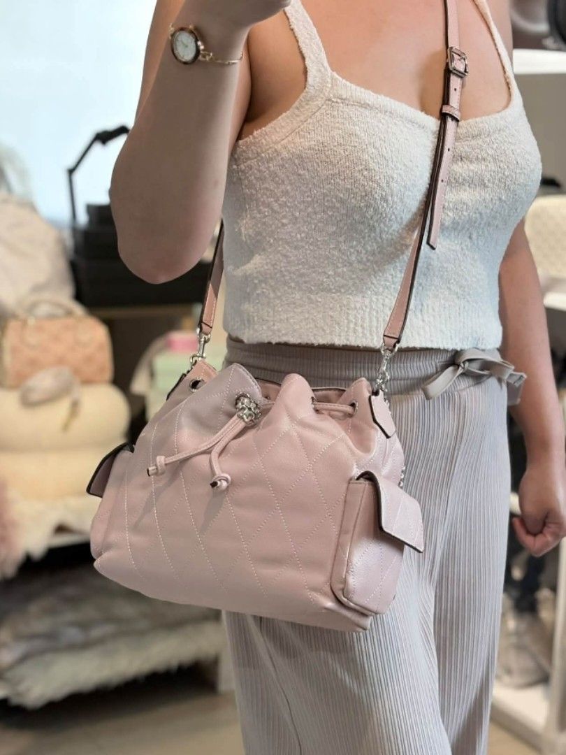Tory Charlie Bucket Bag (Category: Cross-body Bags) located in Manila. Submitted by msddirectfactoryoutlet (Listing ID 1466715435, Image 3). Description: Size 23.5x23.5x10.2cm.