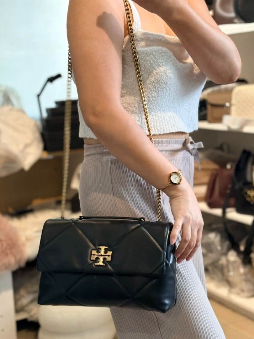 Tory Diamond Quilted Convertible Large Shoulder Bag (Category: Shoulder Bags) located in Manila. Submitted by msddirectfactoryoutlet (Listing ID 1466708909, Image 3). Description: Size large:27.5*19*8cm.