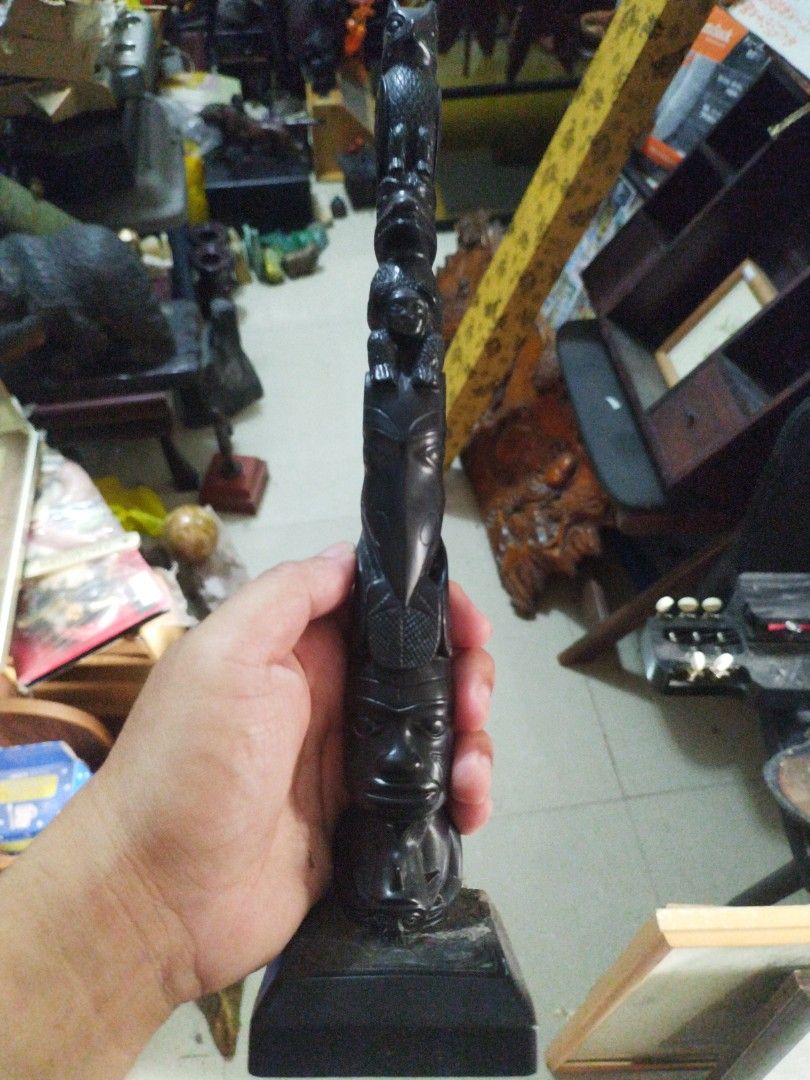 Totem pole black stone (Category: Vintage Collectibles) located in San Rafael. Submitted by jflshoppe1989 (Listing ID 1466642122, Image 1). Description: .