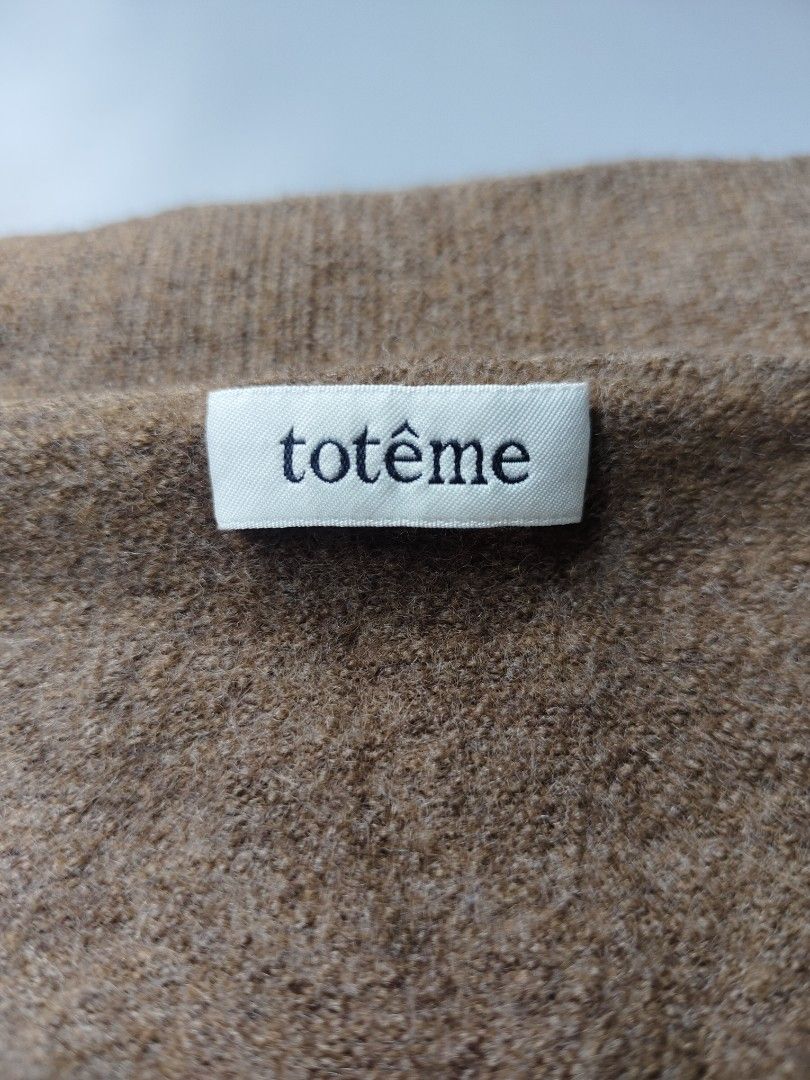 TOTÊME piana jaclet (Category: Coats, Jackets and Outerwear) located in Baguio. Submitted by archival_thrifted.ph. (Listing ID 1466660137, Image 2). Description: FOR SALE‼️ .TOTÊME PIANA JACKET . EXCELLENT CONDITION .SIZE SMALL ON TAG .PHP 4280 PLUS SF .❌❌ COP/COD .MOP GCASH .COURIER J&T .BAGUIO AREA .DM FOR SURE BUYER TY.