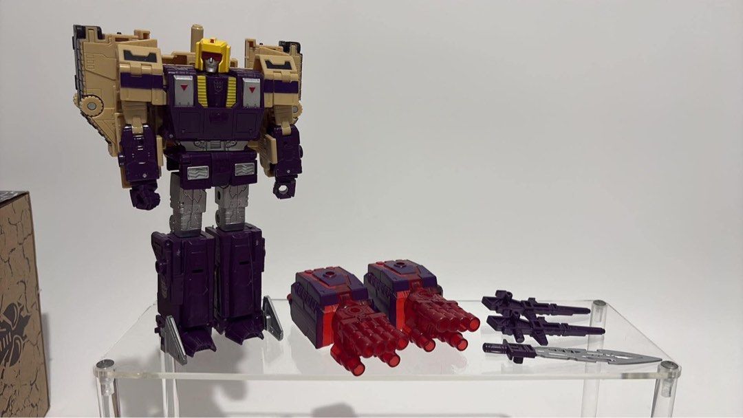 Transformers Legacy Blitzwing (Category: Figurines & Statues) located in Valenzuela. Submitted by tijsandteigen (Listing ID 1466604847, Image 1). Description: No box and manual. Complete..