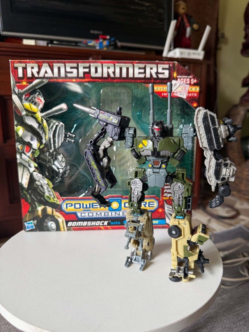 Transformers Power Core Combiners Bombshock with Combaticons (Category: Action & Battle Toys) located in Angeles City. Submitted by itsandspreloved (Listing ID 1466622959, Image 1). Description: nalabas lang po ng box for display only. collection po ng dad ko .