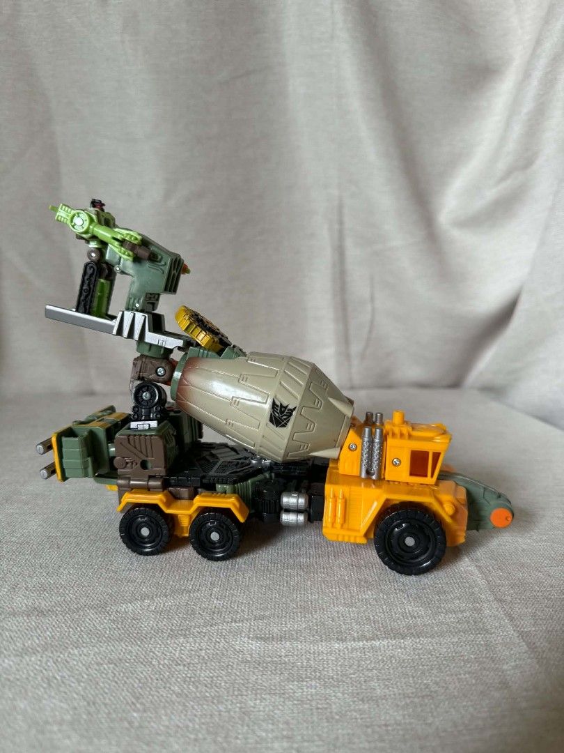 Transformers Universe Decepticon Heavy Load Voyager Class (Category: Action & Battle Toys) located in Angeles City. Submitted by itsandspreloved (Listing ID 1466623499, Image 3). Description: nalabas lang po ng box for display only. collection po ng dad ko .