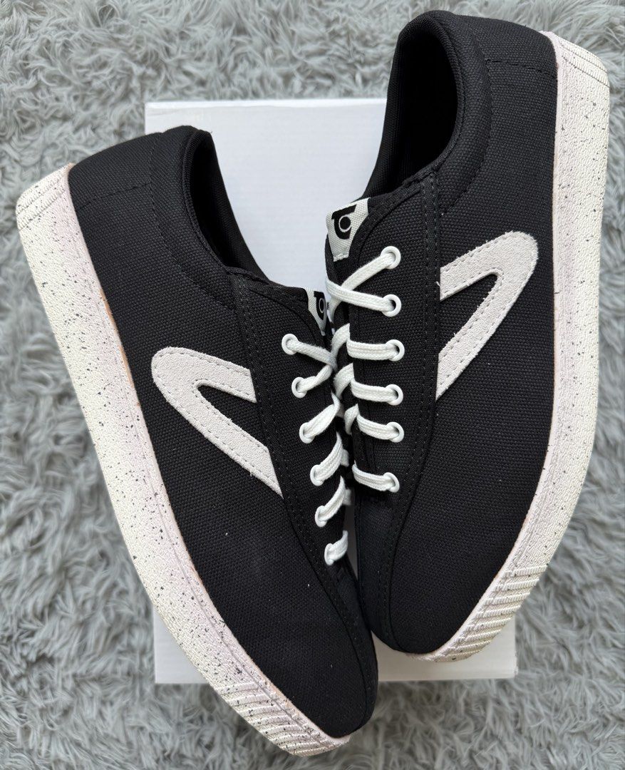Tretorn Nylite Plus Canvas (Category: Casual Shoes) located in Quezon City. Submitted by shoeplug.ph (Listing ID 1466648940, Image 1). Description: Tretorn Nylite Plus Canvas size 12us M worn once like new / complete ₱1,500 dm if interested .