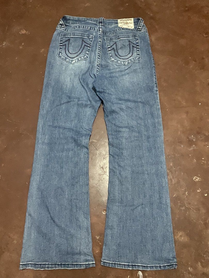 True Religion Modern Bootcut (Category: Jeans) located in Malita. Submitted by ronnyboi (Listing ID 1466568785, Image 1). Description: W:30 L:38 T:10.5 H:9 Mine:600.