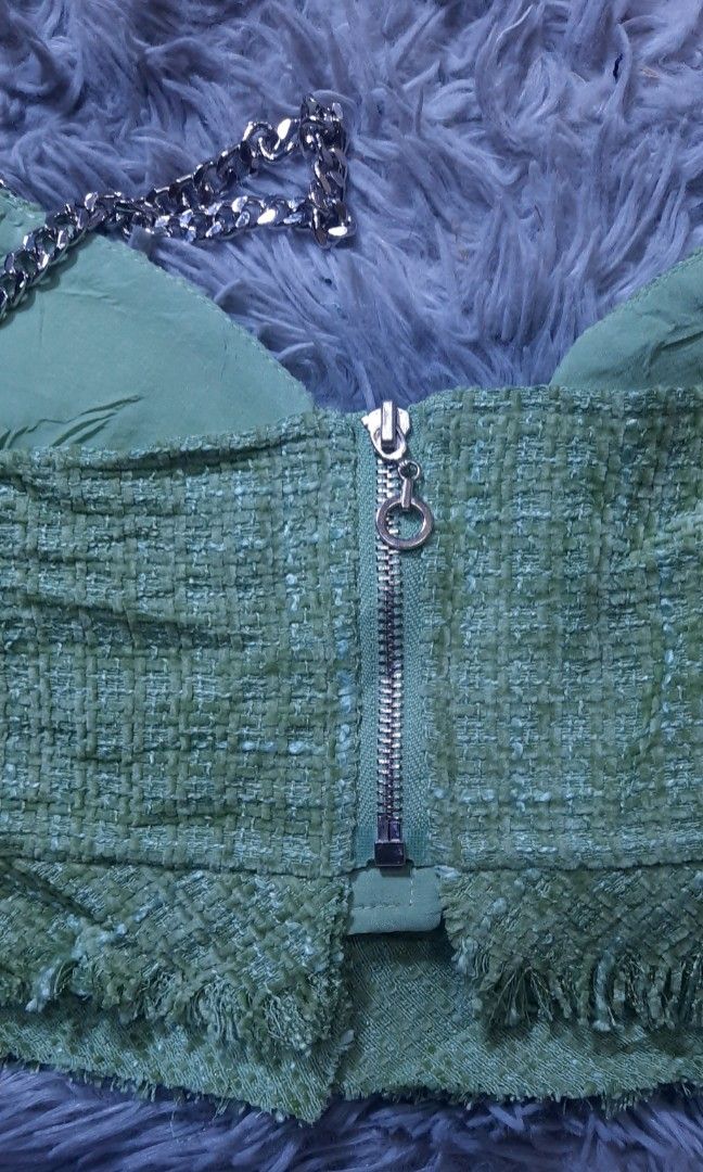 TWEED CROP TOP (Category: Others Tops) located in Davao. Submitted by naricelann02 (Listing ID 1466699486, Image 2). Description: what you see is what you get.