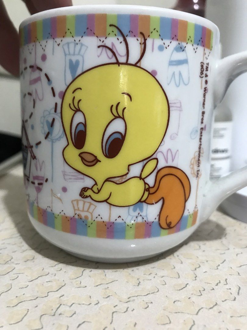 Tweety (Category: Vintage Collectibles) located in Balete No 2. Submitted by troyesybang (Listing ID 1466585582, Image 3). Description: Vtg no chips crack sign of very light use and handling only.