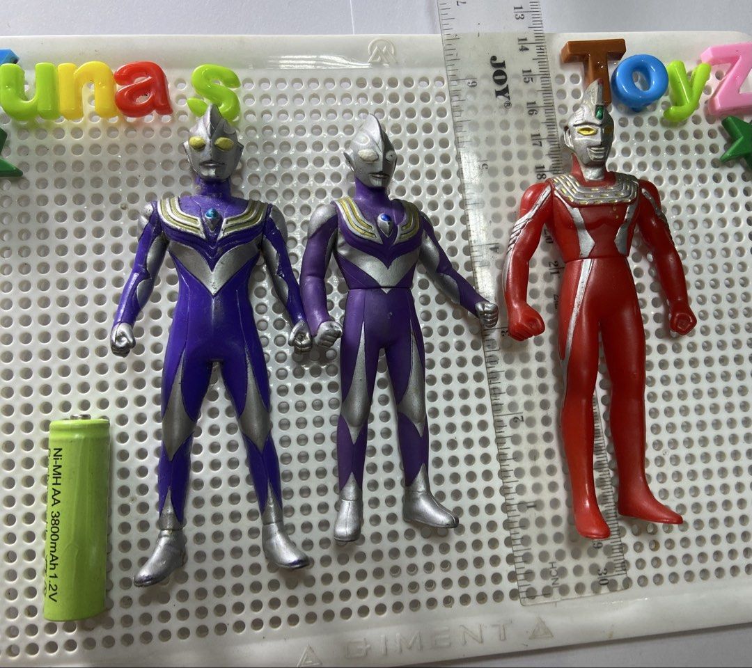 Ultraman assorted take all (Category: Figurines & Statues) located in Maria Aurora. Submitted by zorotoyz (Listing ID 1466714164, Image 1). Description: Assorted loose Paint chips.