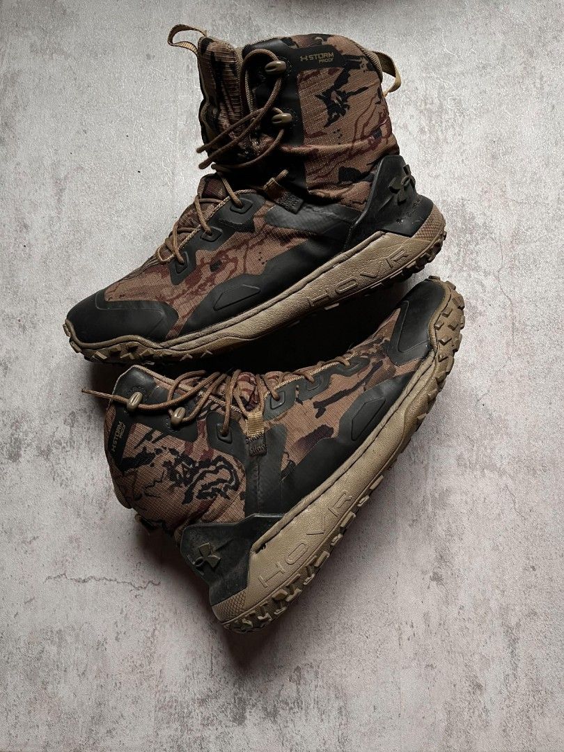 Under Armour HOVR Dawn Waterproof (Category: Boots) located in Manila. Submitted by _thrift_time (Listing ID 1466622459, Image 2). Description: Thrifted Good condition Quality color rate issue: Stitched outsole.