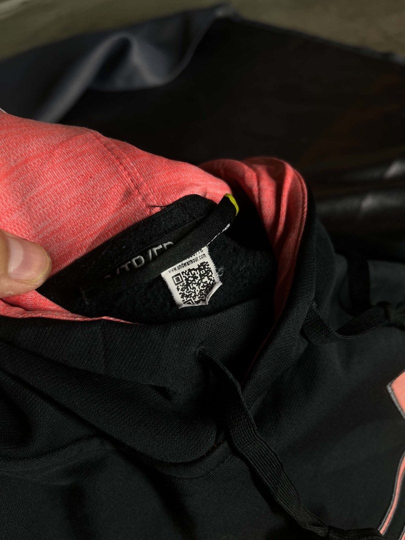Under Armour Pink Black Hoodie (Category: Coats, Jackets and Outerwear) located in General Trias. Submitted by kevinthriftshop (Listing ID 1466689477, Image 3). Description: .