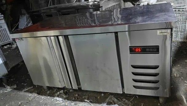 UNDERCOUNTER CHILLER 1.5METER (Category: Refrigerators and Freezers) located in Taguig. Submitted by jasminefuentes286 (Listing ID 1466649005, Image 1). Description: .