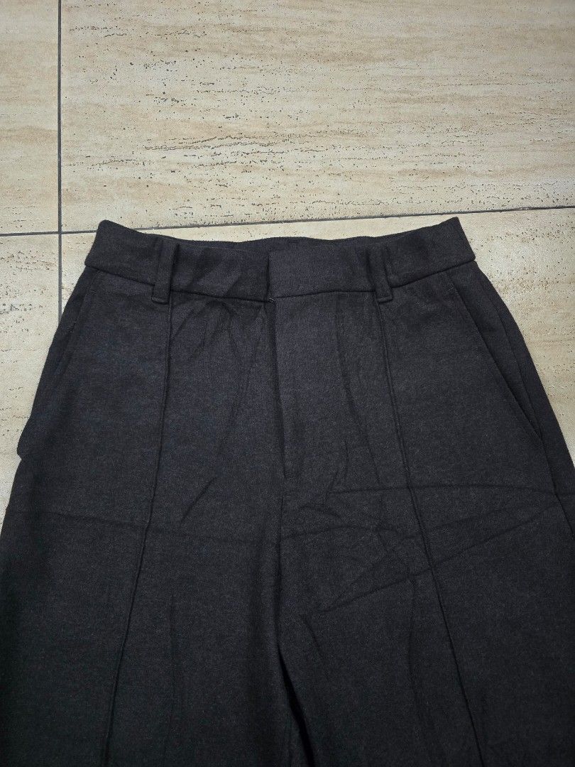 Uniqlo - Brushed Jersey Wide Pants (Category: Other Bottoms) located in Manila. Submitted by kk_gu.uniclothing.wear (Listing ID 1466594056, Image 3). Description: Uniqlo - Brushed Jersey Wide Pants Size - small W - 26" L - 39" Price : 600+sf MOP: GCash Courier — J&T Location: Santo Tomas, Pampanga Reminders: 🙅‍♀️ STRICTLY NO CANCELLATION. 🙅‍♀️ NO RETURN/EXCHANGE/REFUND..