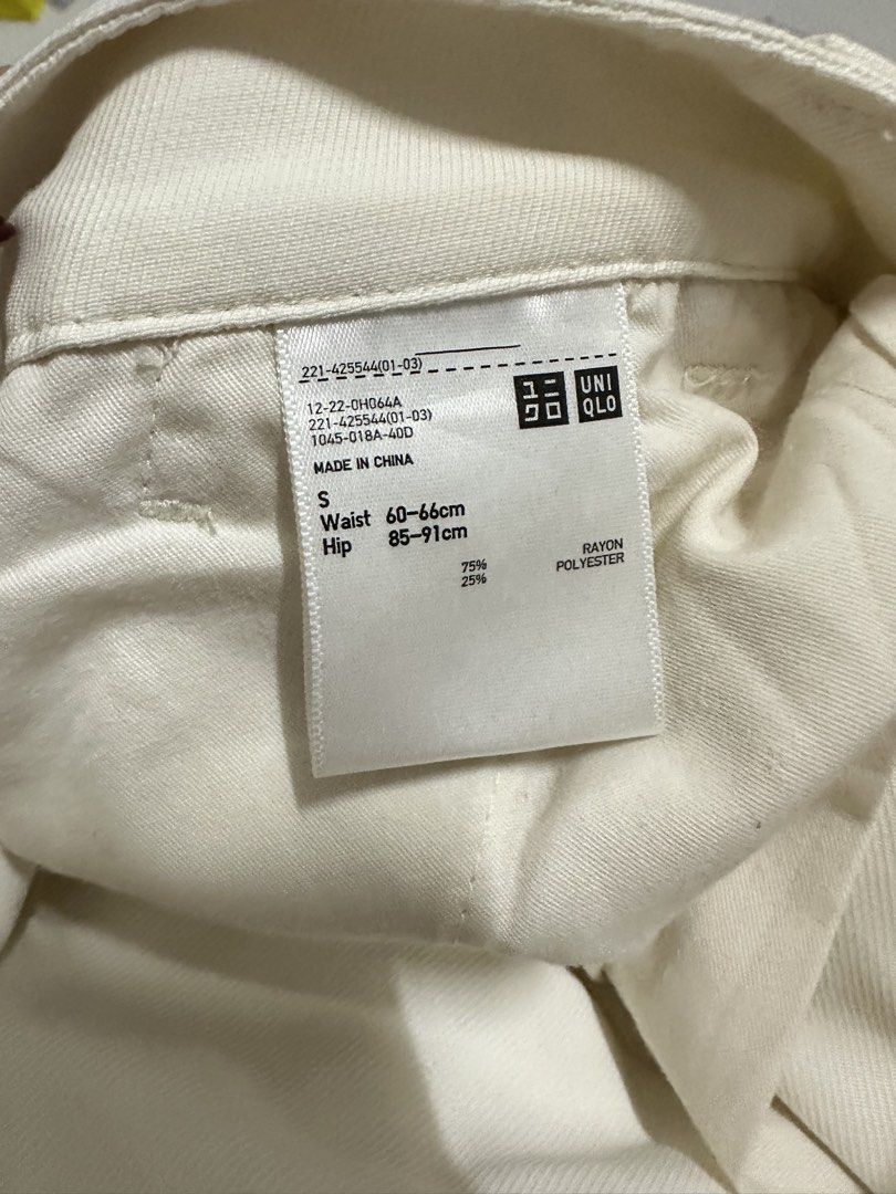 Uniqlo Balloon Pants (Category: Other Bottoms) located in Hermosa. Submitted by alxgtz (Listing ID 1466714267, Image 3). Description: Good as new Comfy material.