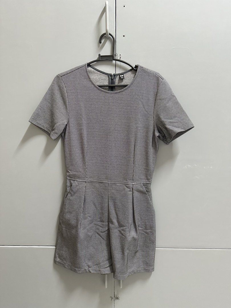 Uniqlo black/gray romper (Category: Rompers) located in Hermosa. Submitted by alxgtz (Listing ID 1466716439, Image 1). Description: Used twice Good as new Comfy material.
