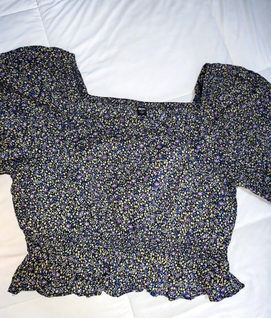 Uniqlo Blouse, Small (Category: Blouses) located in Naga. Submitted by princessta62477 (Listing ID 1466717569, Image 2). Description: .