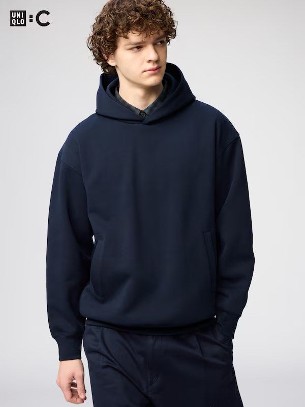 Uniqlo C Sweat Oversized Pullover Hoodie (Category: Coats, Jackets and Outerwear) located in Taguig. Submitted by saintchristian (Listing ID 1466764776, Image 1). Description: NO ISSUES.