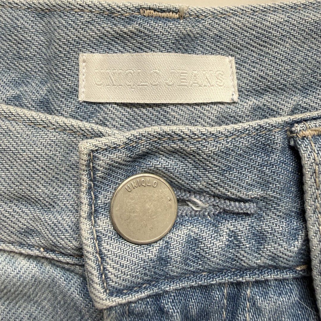 Uniqlo Drapey Wide Leg Pants (Category: Jeans) located in Santo Tomas. Submitted by the580closet (Listing ID 1466628360, Image 3). Description: - Size 23 27 inches - waistline 41 inches - length 11 inches - leg opening.