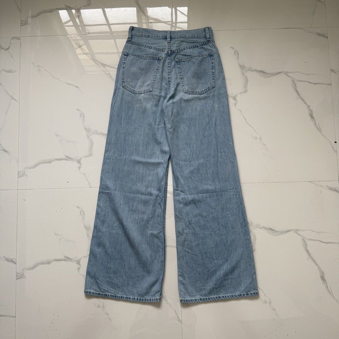 Uniqlo Drapey Wide Leg Pants (Category: Jeans) located in Santo Tomas. Submitted by the580closet (Listing ID 1466628360, Image 2). Description: - Size 23 27 inches - waistline 41 inches - length 11 inches - leg opening.