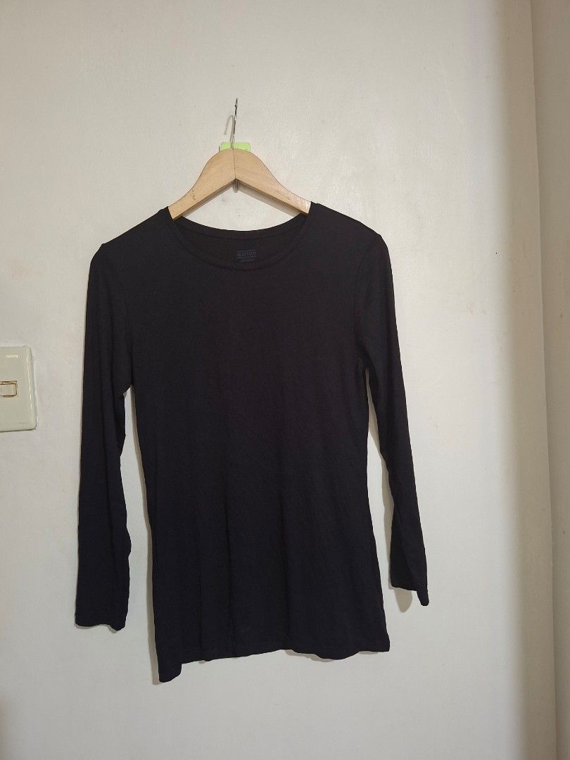 Uniqlo heattech XL (Category: Longsleeves) located in Subic. Submitted by petitecorner22 (Listing ID 1466591654, Image 1). Description: fit from L.