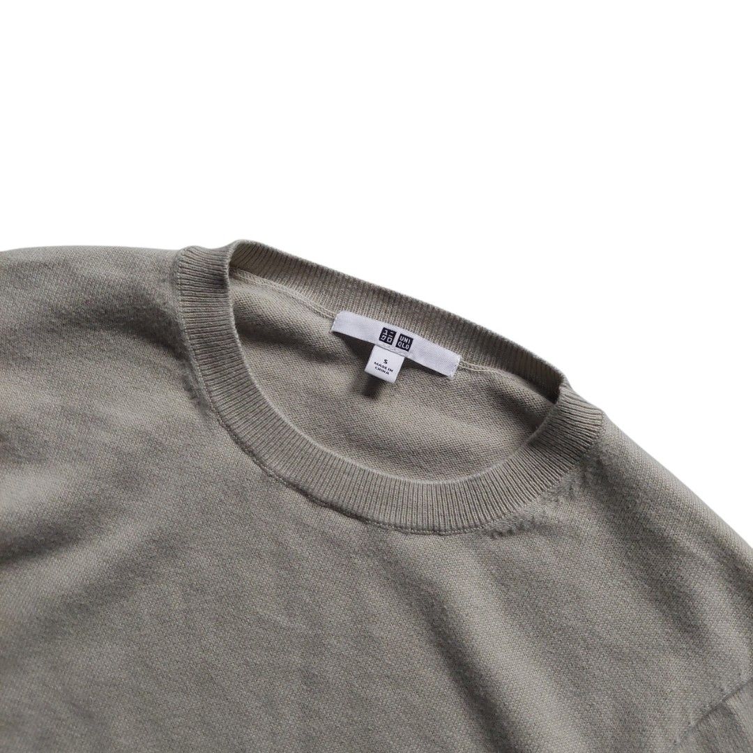 Uniqlo Knitted Sweatshirt (Category: Longsleeves) located in Quezon City. Submitted by y3thriftshop (Listing ID 1466648204, Image 3). Description: Tag: Uniqlo Knitted Sweatshirt Color : Moss Green Size : S on Tag Dimension : 17W×21L Sleeve Lenght : 21 Condition : Good Color Rate : 9/10 Price : P399.00 Issue : None RFS : Buy and Sell Additional Information : Please read: - Color may vary due to lighting - Check dimension indicated for accurate mes