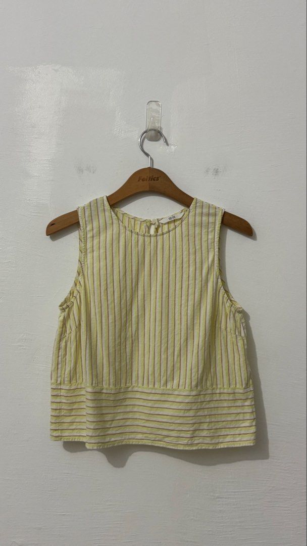 Uniqlo Linen Blend Sleeveless Blouse (Category: Sleeveless) located in Cordova. Submitted by thedecluterrer (Listing ID 1466568013, Image 2). Description: .