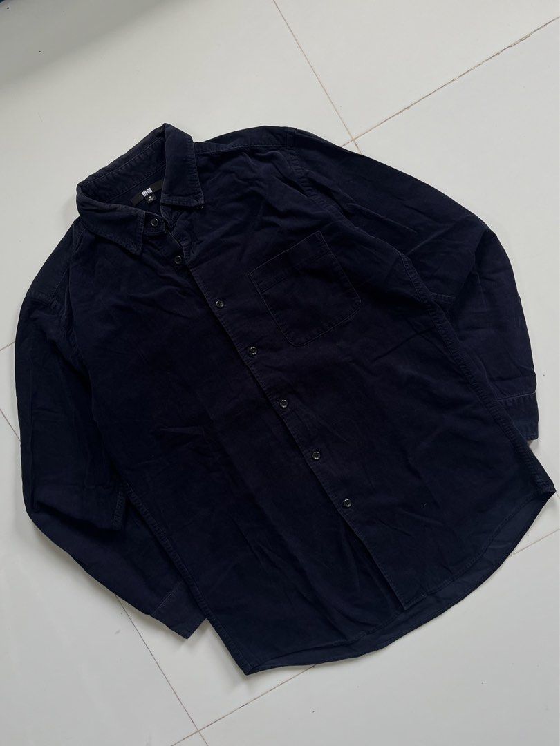 Uniqlo Navy Blue Flannel (Category: Tshirts & Polo Shirts ) located in Bacolod City. Submitted by danielle5_ (Listing ID 1466577720, Image 2). Description: Medium, 20x26 Flaws: none Mine: 250.