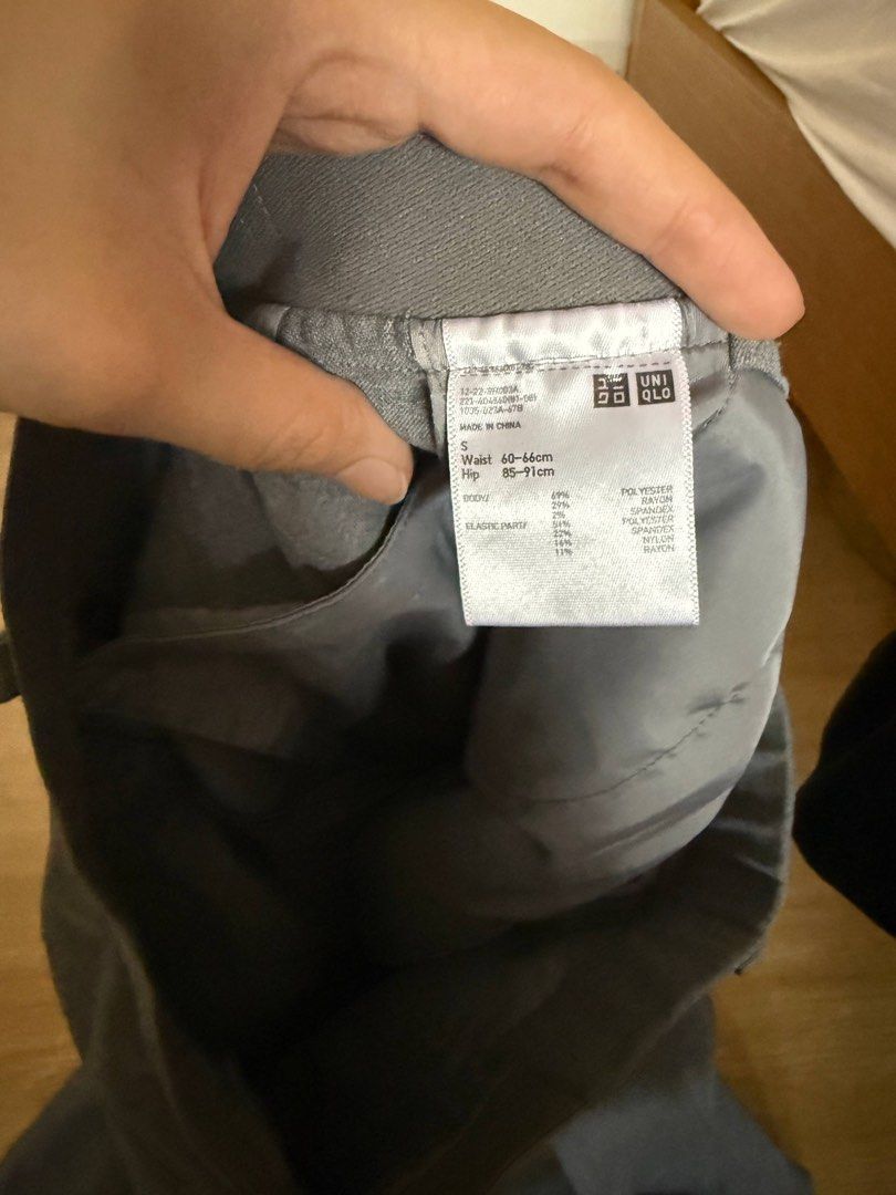 Uniqlo Pants (Category: Other Bottoms) located in Pasig City. Submitted by shopaholic2020_ (Listing ID 1466564393, Image 3). Description: P500 for 2.