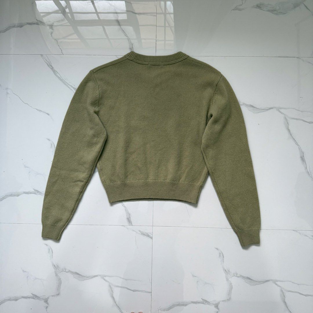 Uniqlo Premium Lambswool Sweater (Category: Coats, Jackets and Outerwear) located in Santo Tomas. Submitted by the580closet (Listing ID 1466601881, Image 2). Description: - Size: Small 18 inches - chest 20 inches - length 17.5 inches - shoulder 23 inches - sleeves.